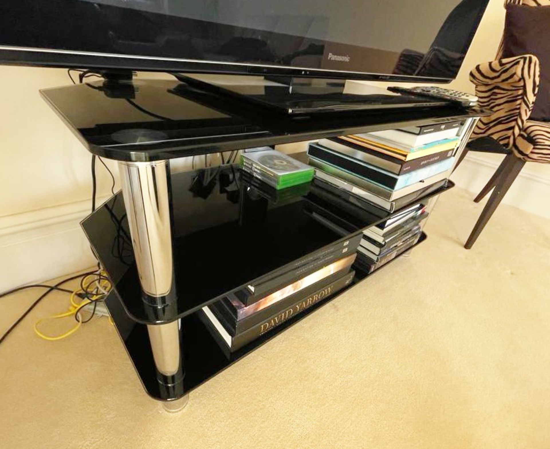 1 x Modern TV Stand With Black Glass Shelves and Chrome Supports - Size: H52 x W105 x D45 cms - NO - Image 4 of 4