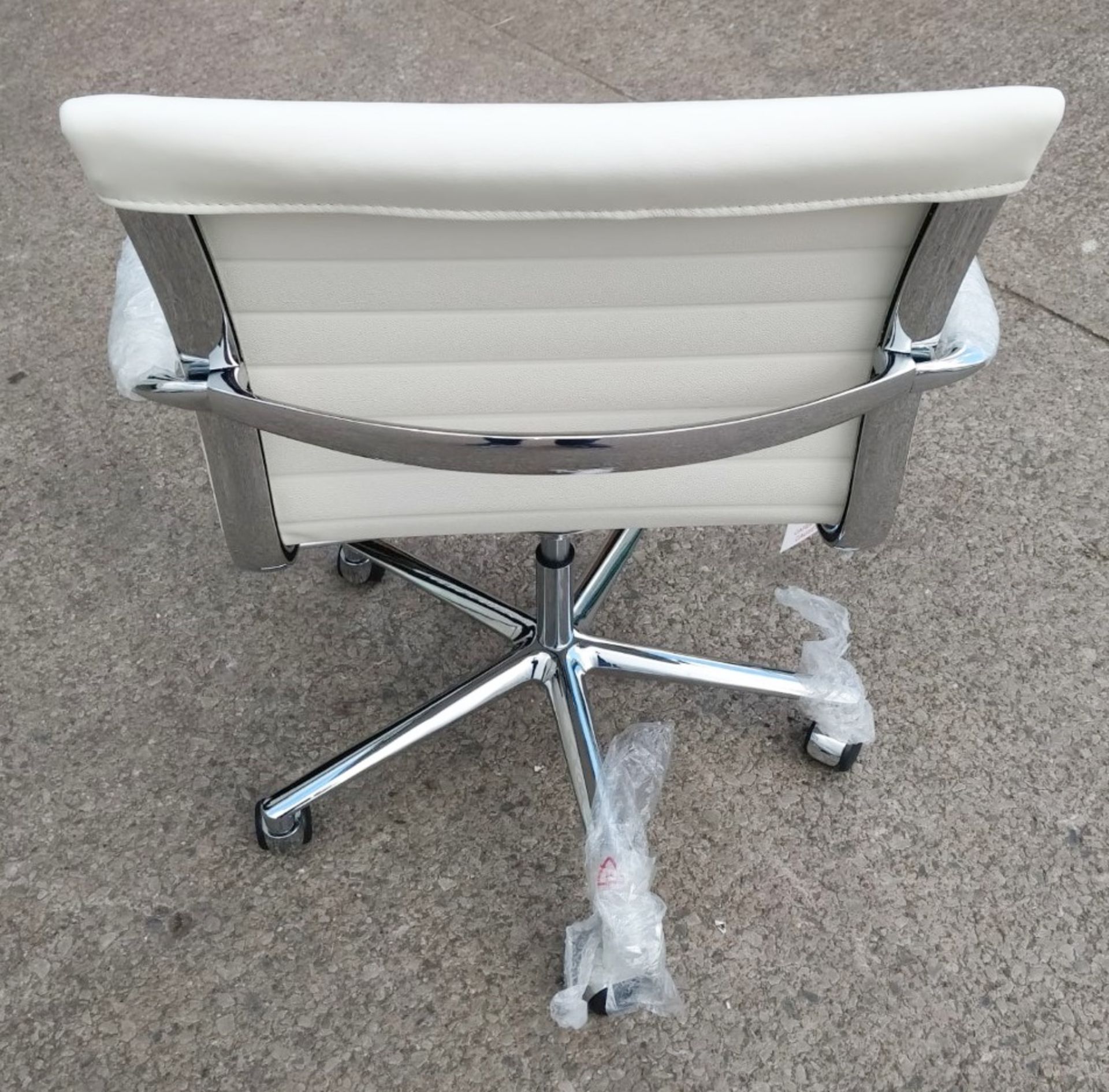 1 x LINEAR Eames-Inspired Ribbed Low Back Office Swivel Chair In WHITE Leather - Image 6 of 6