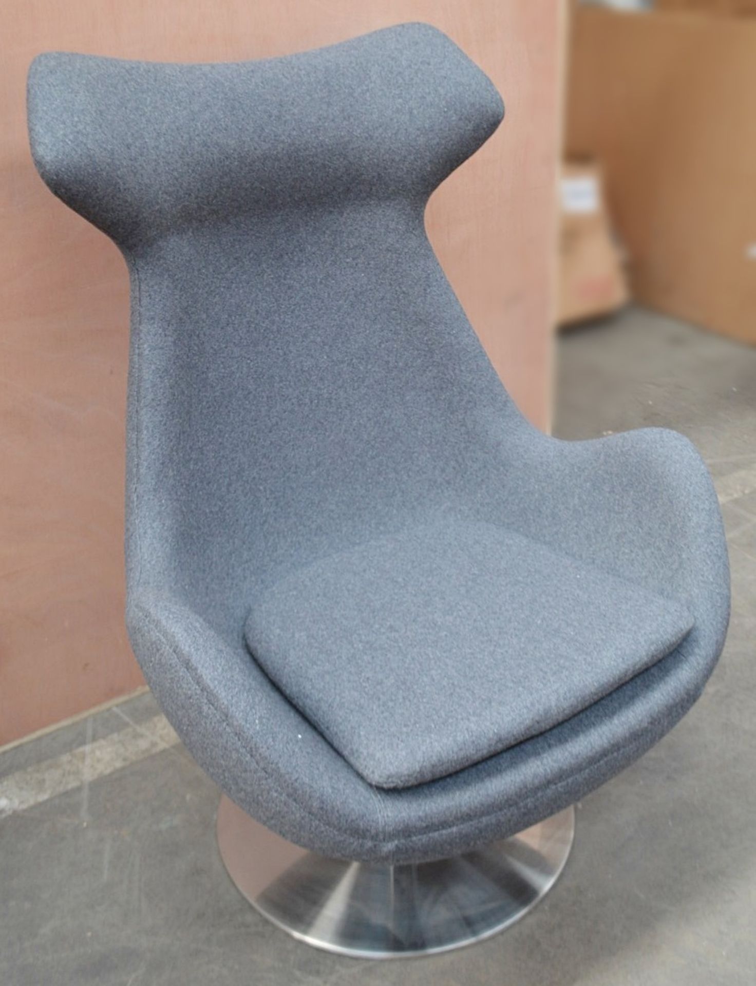 1 x Arne Jacobsen-Inspired Egg Lounge Chair - Upholstered In Grey Cashmere With Steel Base - Image 4 of 13