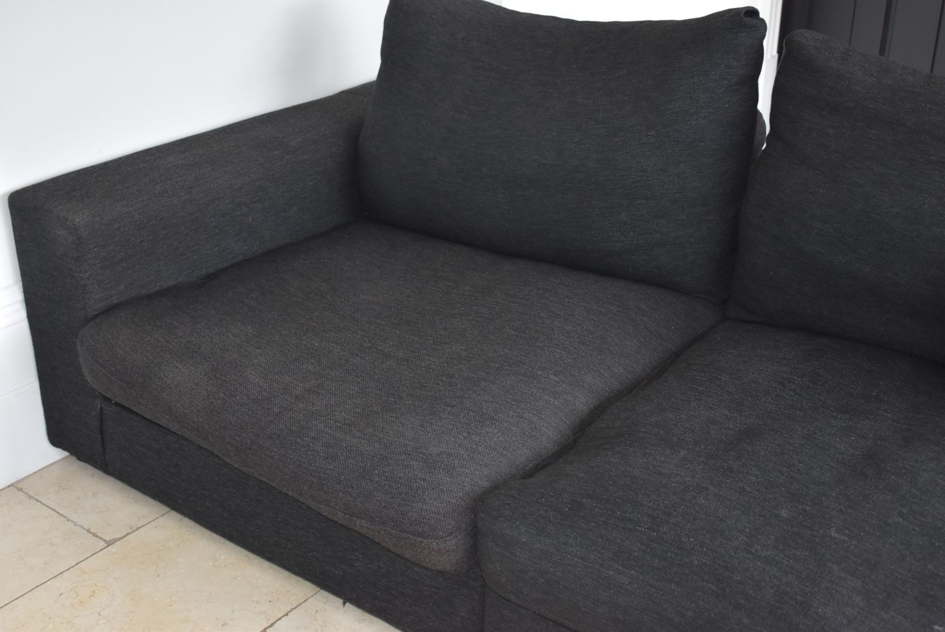 1 x Large Corner Sofa Upholstered in Dark Grey Grey Fabric - Inc Footstool - NO VAT ON THE HAMMER! - Image 6 of 15