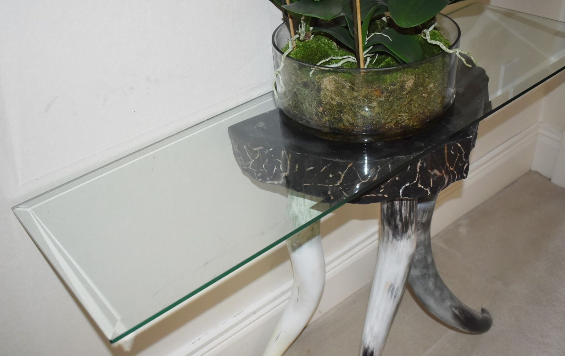 1 x Horn Console Hall Table - Features Painted Carved Horn Legs - RRP £955 - NO VAT ON THE HAMMER! - Image 9 of 16