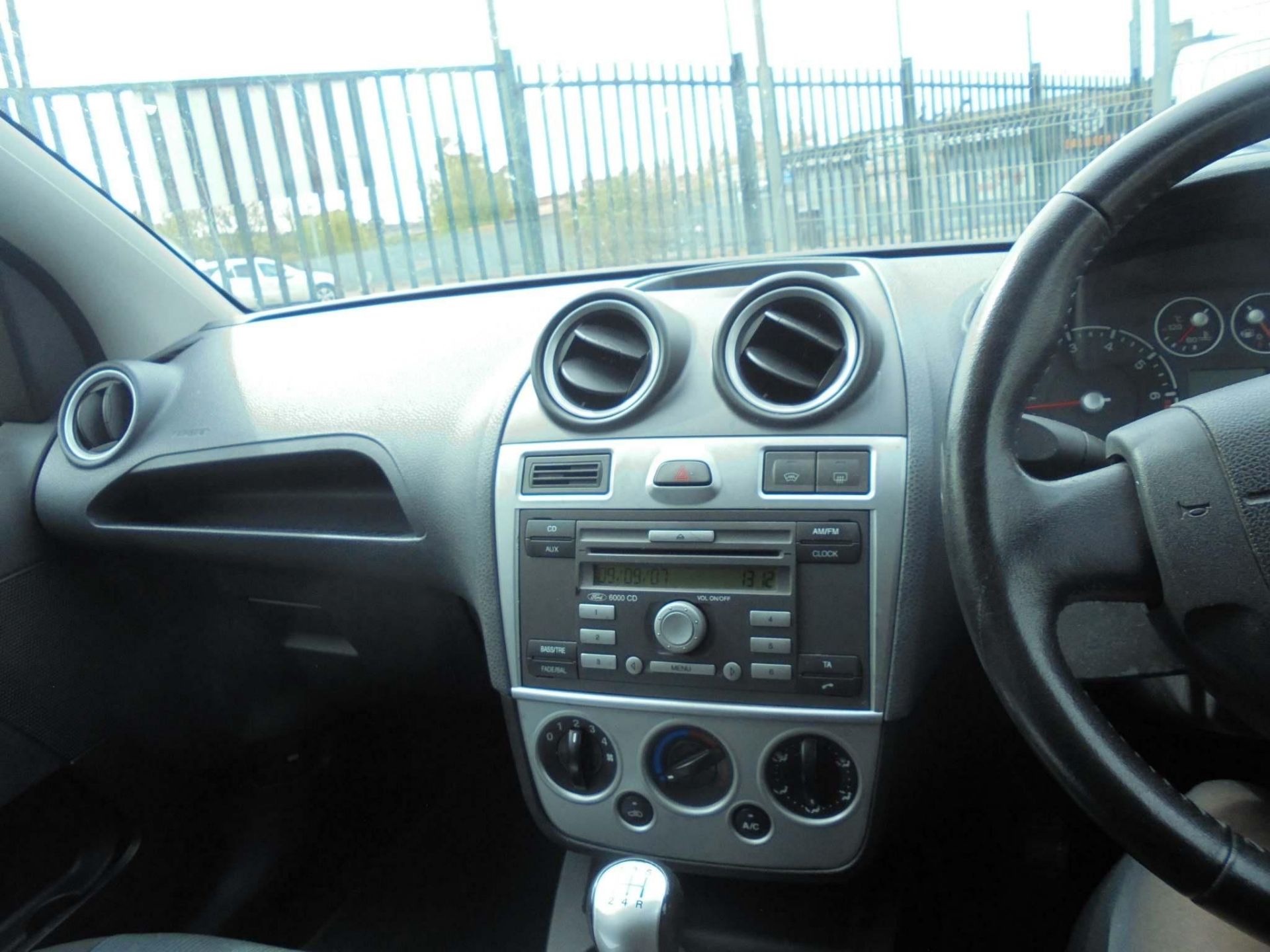 2008 Ford Fiesta 1.25 Zetec Climate 5 dr Hatchback - CL505 - NO VAT ON THE HAMMER - Location: Corby - Image 3 of 6