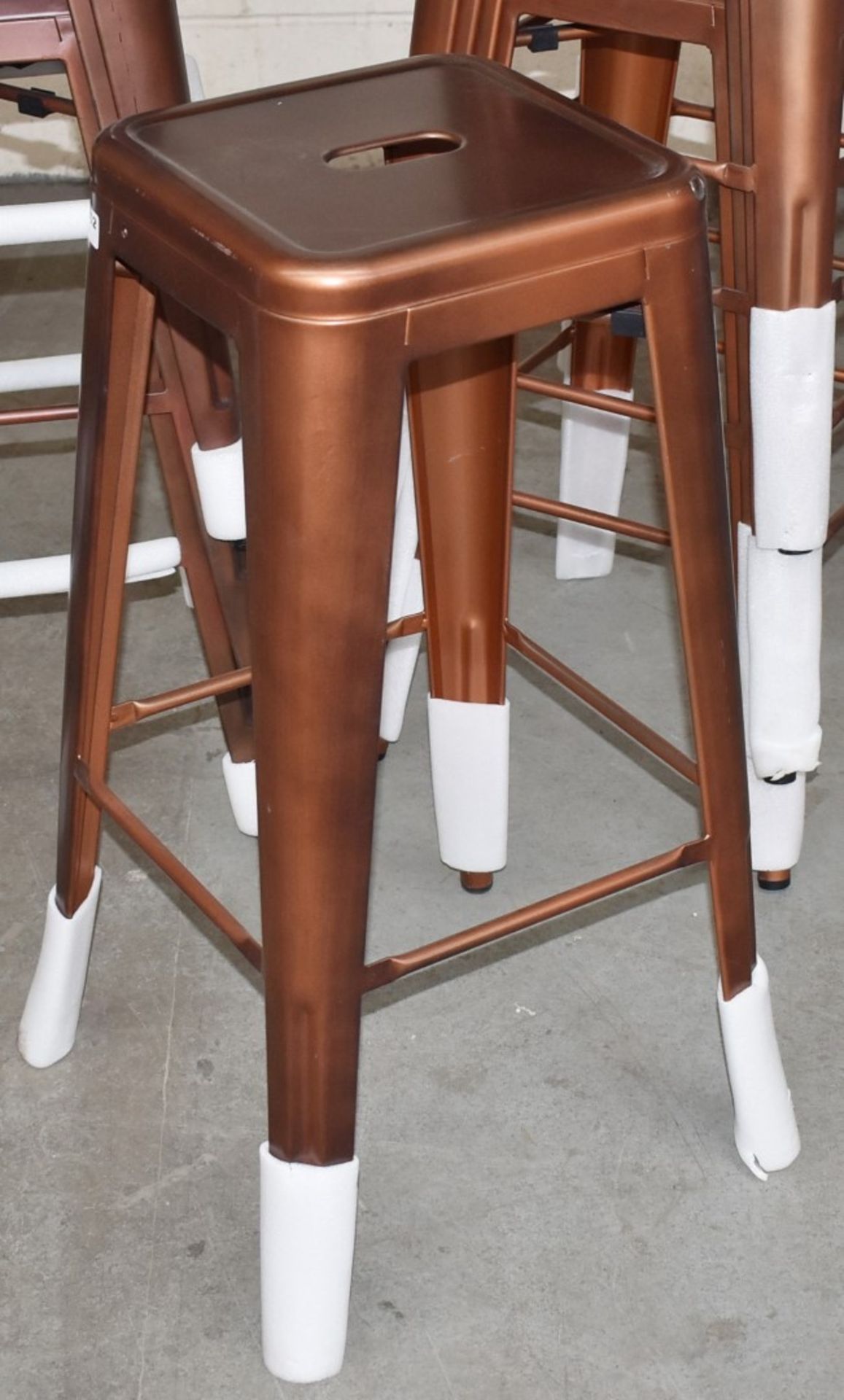 4 x Industrial Tolix Style Stackable Bar Stools With Backrests - Finish: COPPER - Ideal For Bistros, - Image 5 of 6