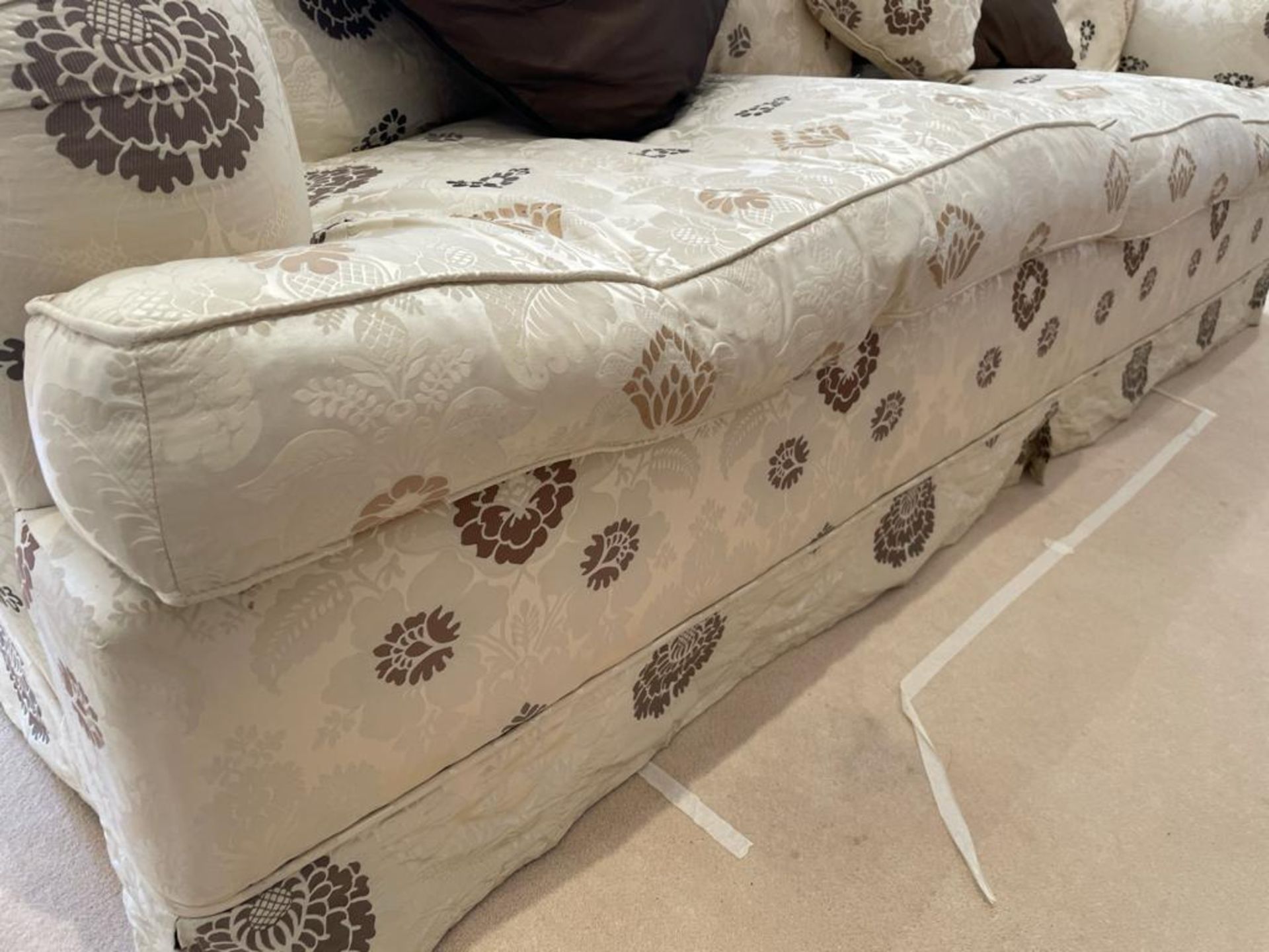 1 x Voluptuous Two Seater Sofa With Removable Bespoke Fabric Covers and Scatter Cushions - NO VAT ON - Image 8 of 15