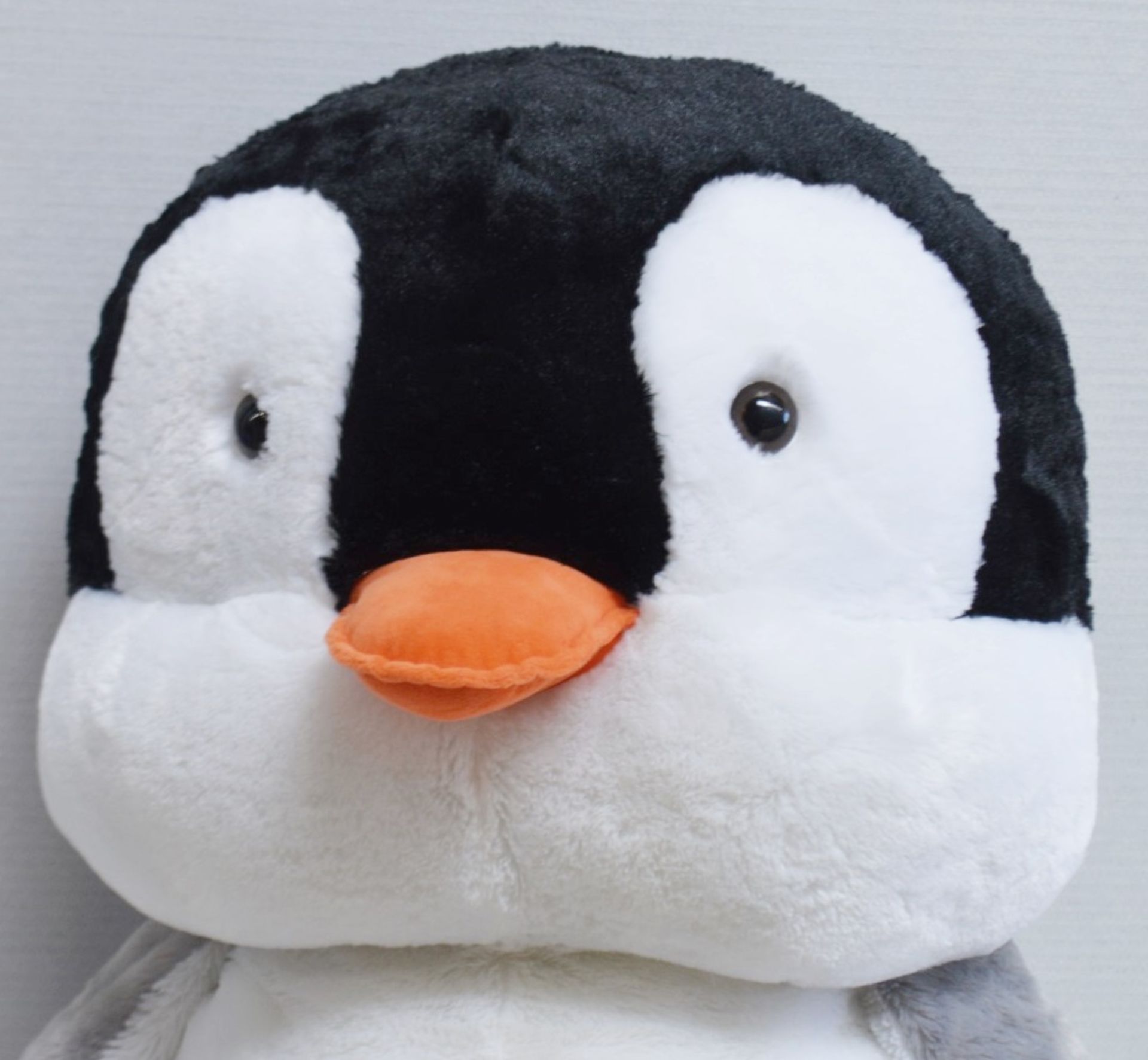 2 x Very Large Cuddly Penguin Soft Toys - Preowned, From An Exclusive Property - No VAT on the - Image 7 of 9