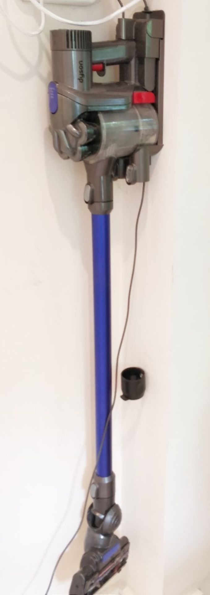 1 x Dyson DC44 Animal Cordless Vacuum Cleaner With Wall Mounted Charger - Ref WH2 - NO VAT ON THE
