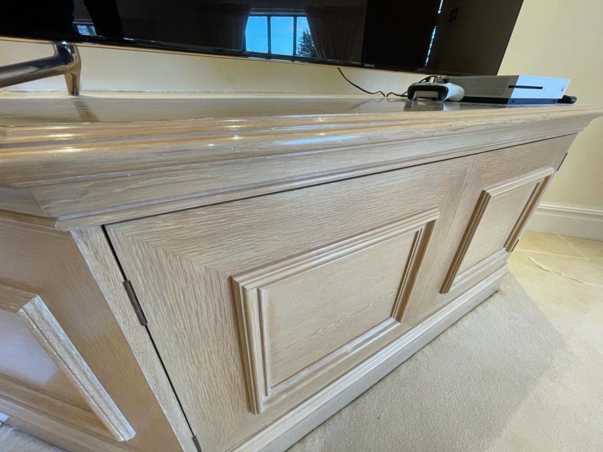 1 x Solid Beech Corner TV Cabinet - NO VAT ON THE HAMMER - CL637 - Location: Poynton, Cheshire, - Image 2 of 8