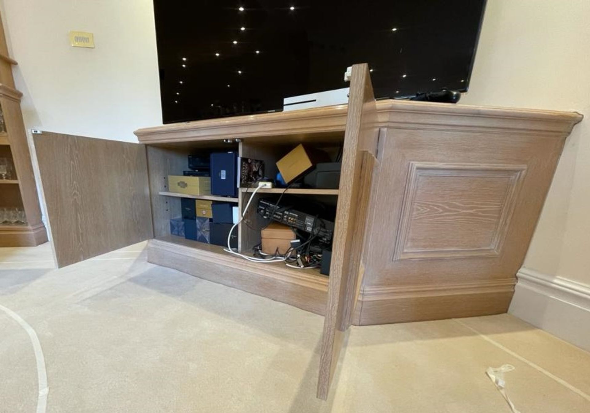 1 x Solid Beech Corner TV Cabinet - NO VAT ON THE HAMMER - CL637 - Location: Poynton, Cheshire, - Image 3 of 8