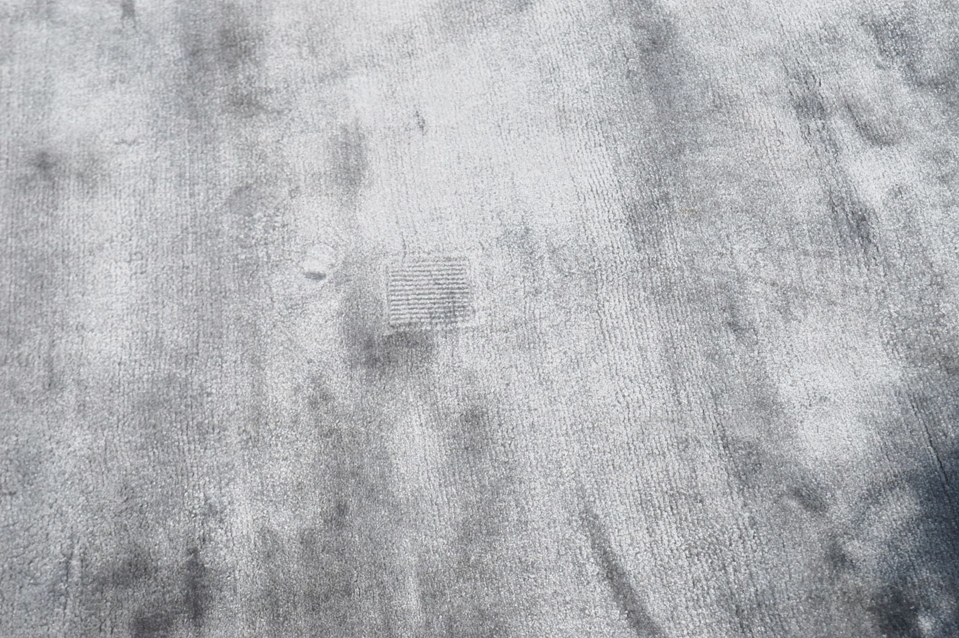 1 x PORADA  / KATHERINE CARNBY LONDON 'Breeze' Rug In A Shimmering Silver Hue  - Original RRP £3,215 - Image 5 of 11
