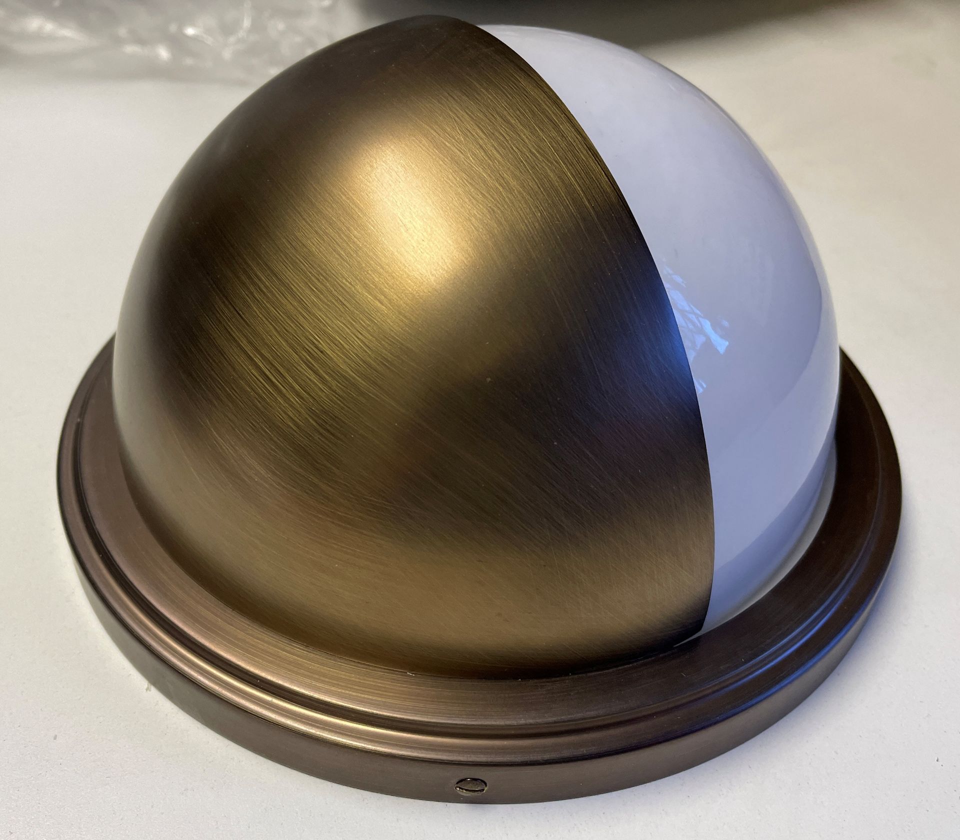 1 x Chelsom Brushed Brass Heavy Maritime style Wall lamp (20cm Diameter X 13cm depth) would look ju - Image 2 of 7
