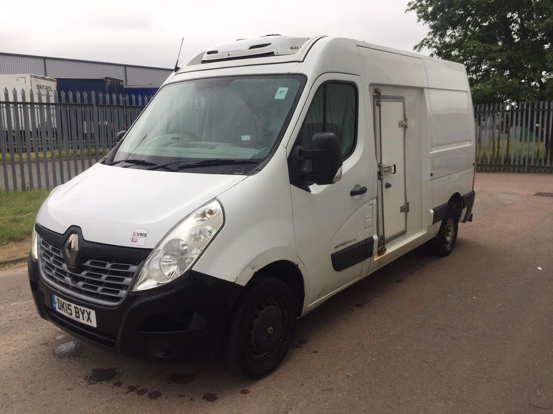 2015 Renault Master Fridge Freezer MWB FWD MM35dCi 125 Business Medium Roof Van - CL505 - Location: - Image 9 of 15