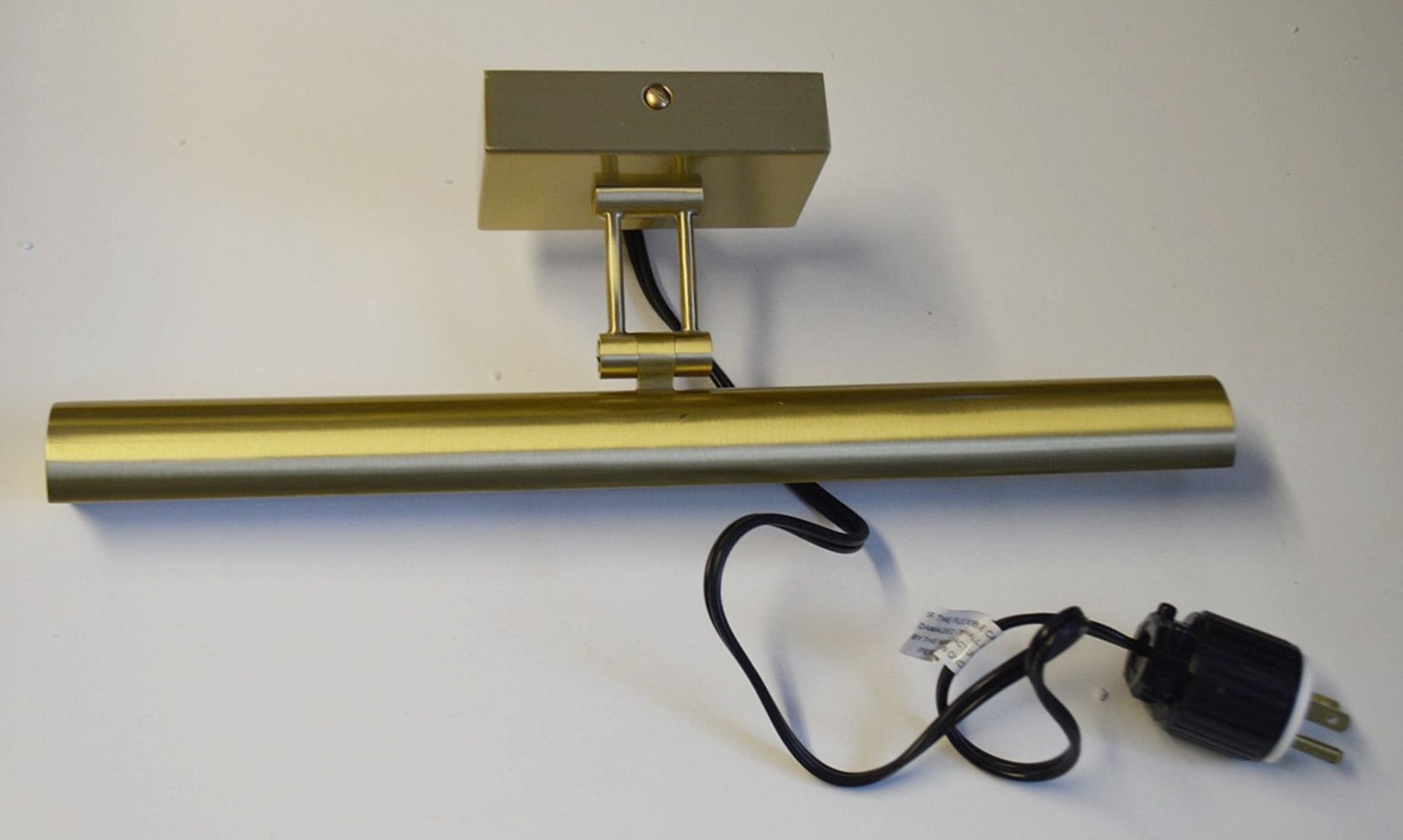 1 x CHELSOM Picture Light In A Brass Finish - Unused Boxed Stock - Dimensions: W38 x D13cm - Ref: - Image 6 of 6