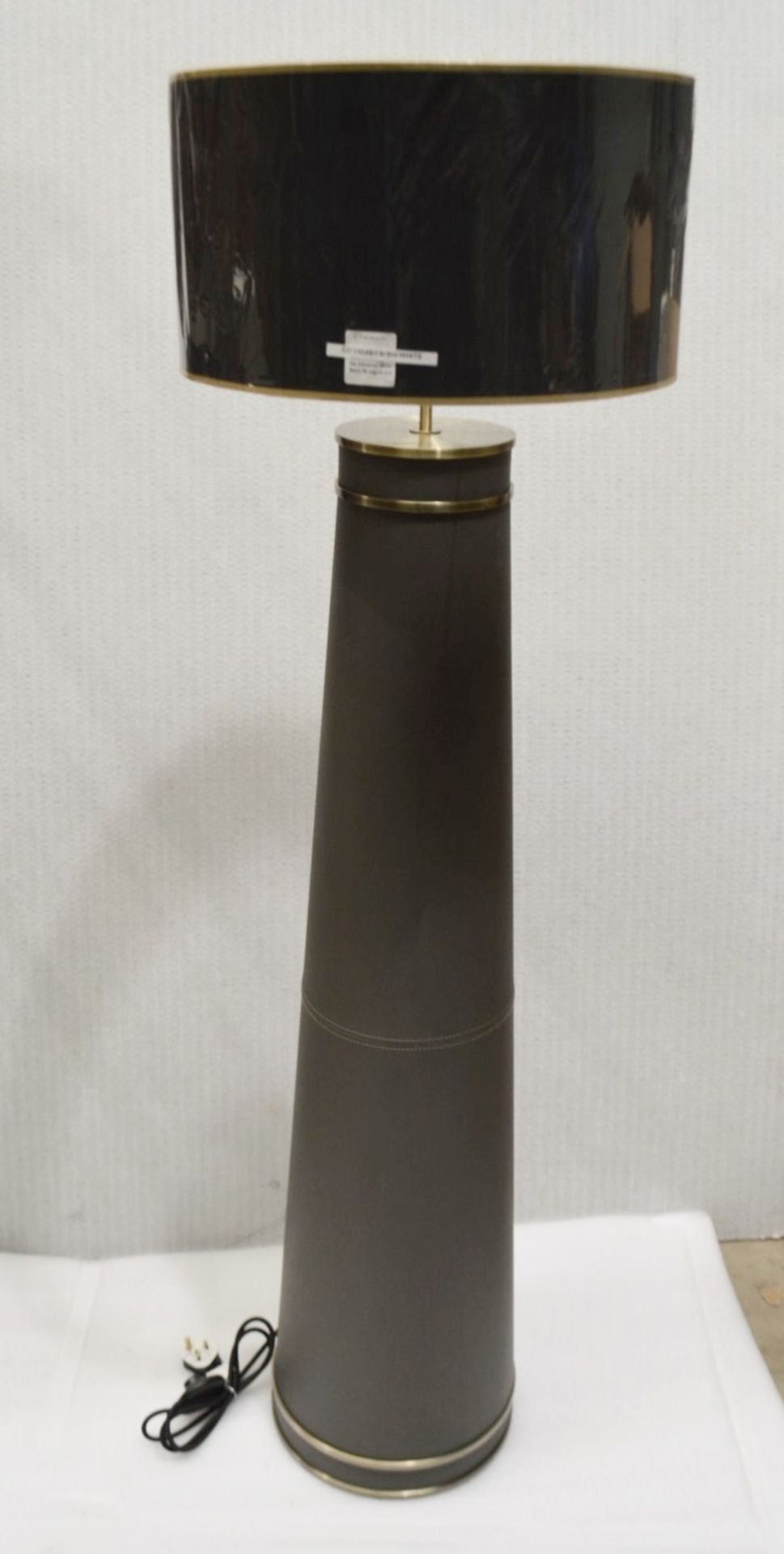 1 x Luxurious CHELSOM Grey Leather Covered Floor Lamp With Brass Accents - Includes A Black & Gold - Image 2 of 8