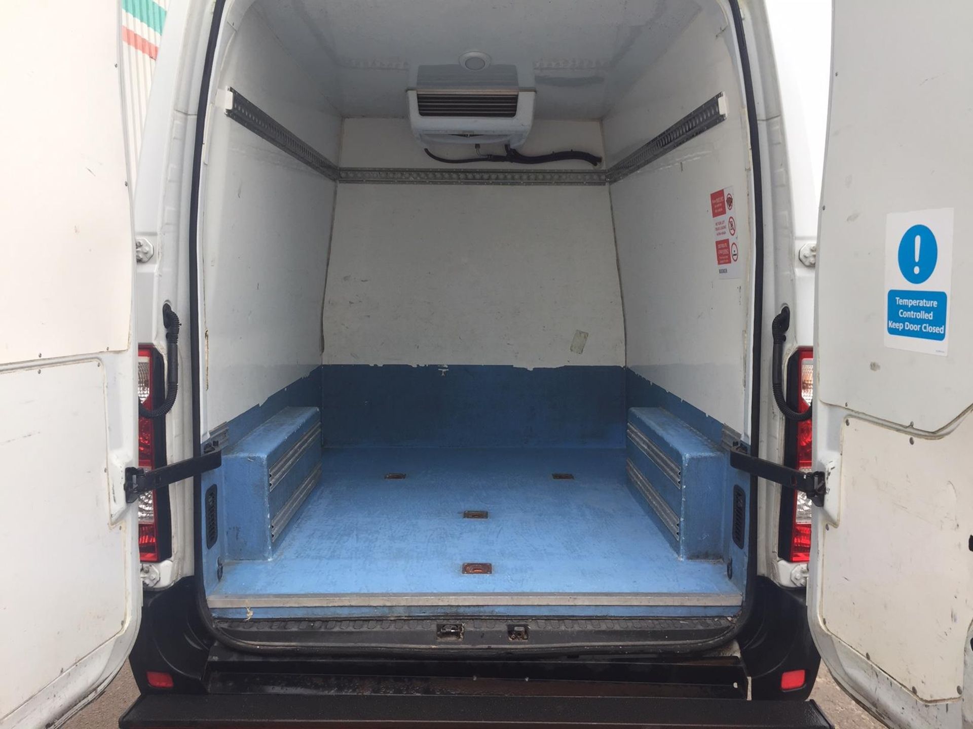 2015 Renault Master Fridge Freezer MWB FWD MM35dCi 125 Business Medium Roof Van - CL505 - Location: - Image 7 of 15