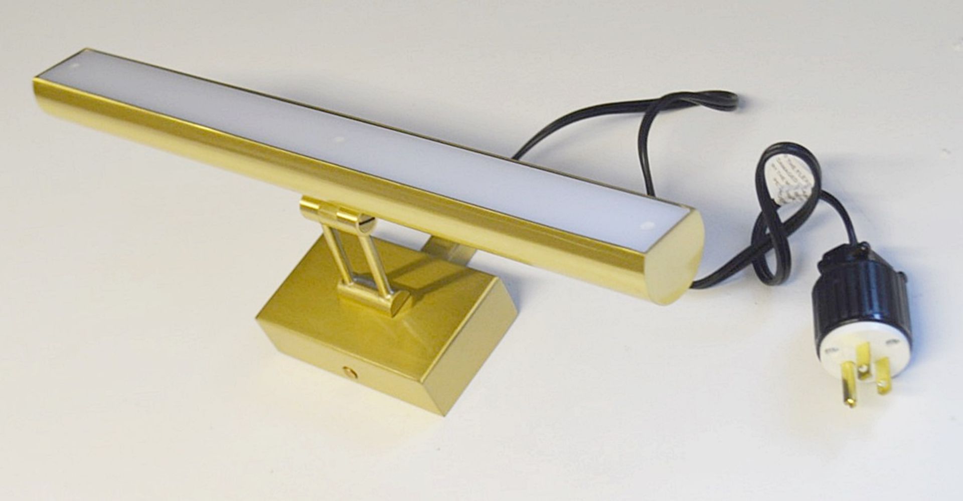 1 x CHELSOM Picture Light In A Brass Finish - Unused Boxed Stock - Dimensions: W38 x D13cm - Ref: - Image 4 of 6