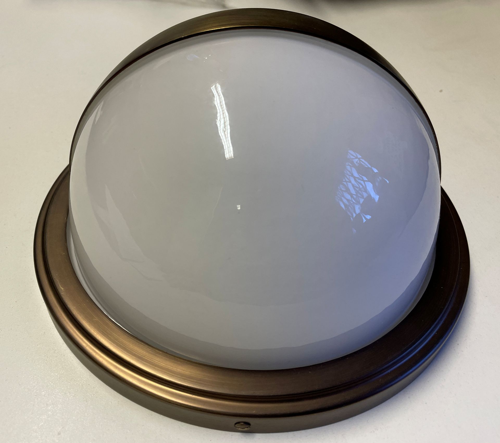 1 x Chelsom Brushed Brass Heavy Maritime style Wall lamp (20cm Diameter X 13cm depth) would look ju - Image 5 of 7