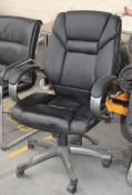 1 x Leather Swivel Office Chair - CL011 - Ref WH4 - Location: Altrincham WA14Pre-owned in good