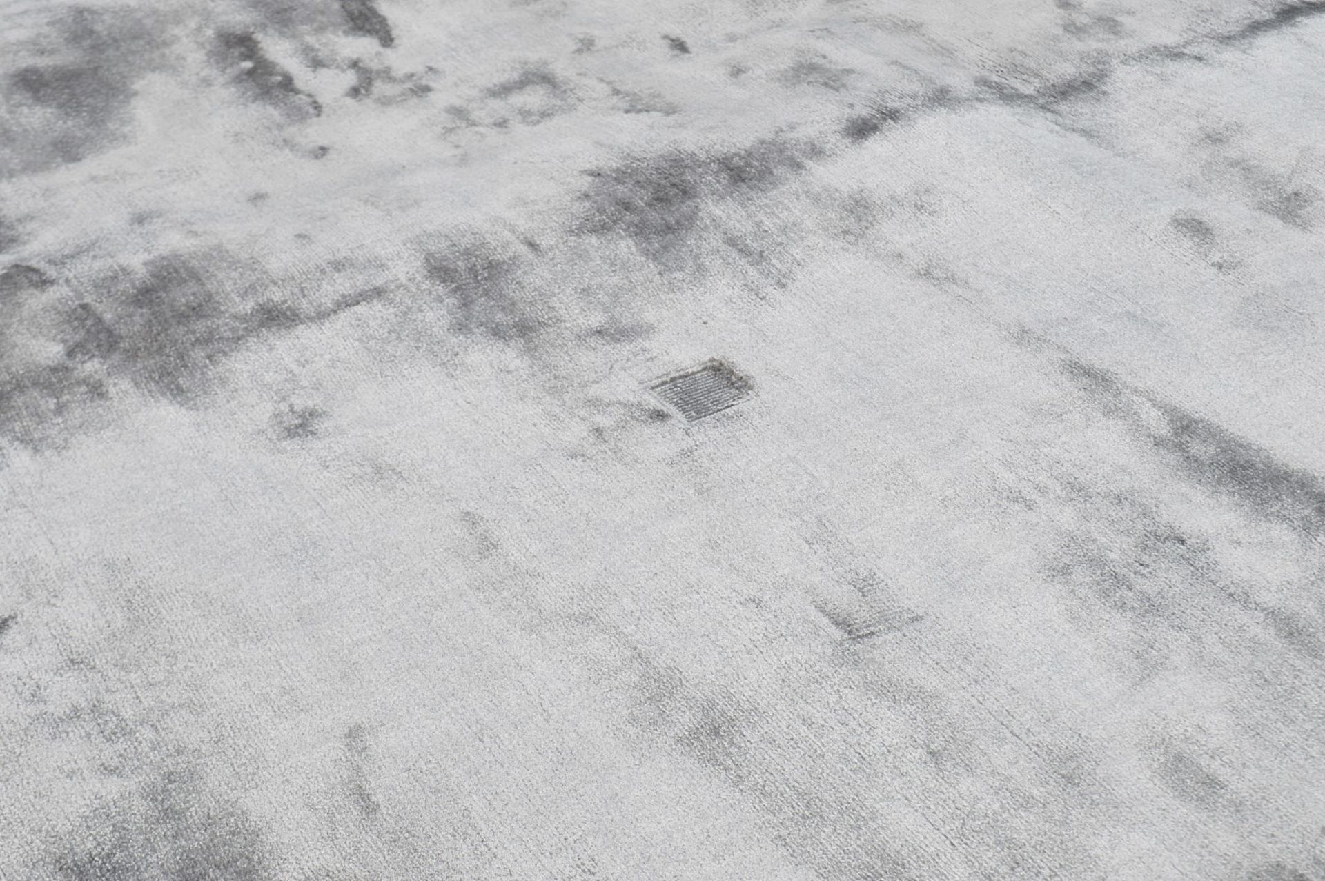 1 x PORADA  / KATHERINE CARNBY LONDON 'Breeze' Rug In A Shimmering Silver Hue  - Original RRP £3,215 - Image 6 of 11