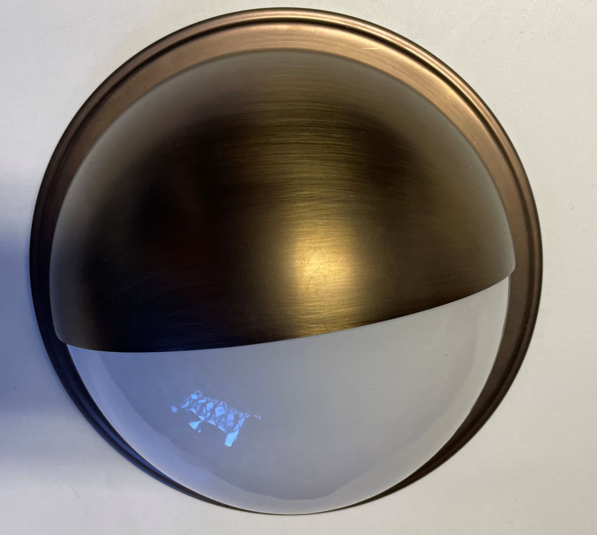 1 x Chelsom Brushed Brass Heavy Maritime style Wall lamp (20cm Diameter X 13cm depth) would look ju