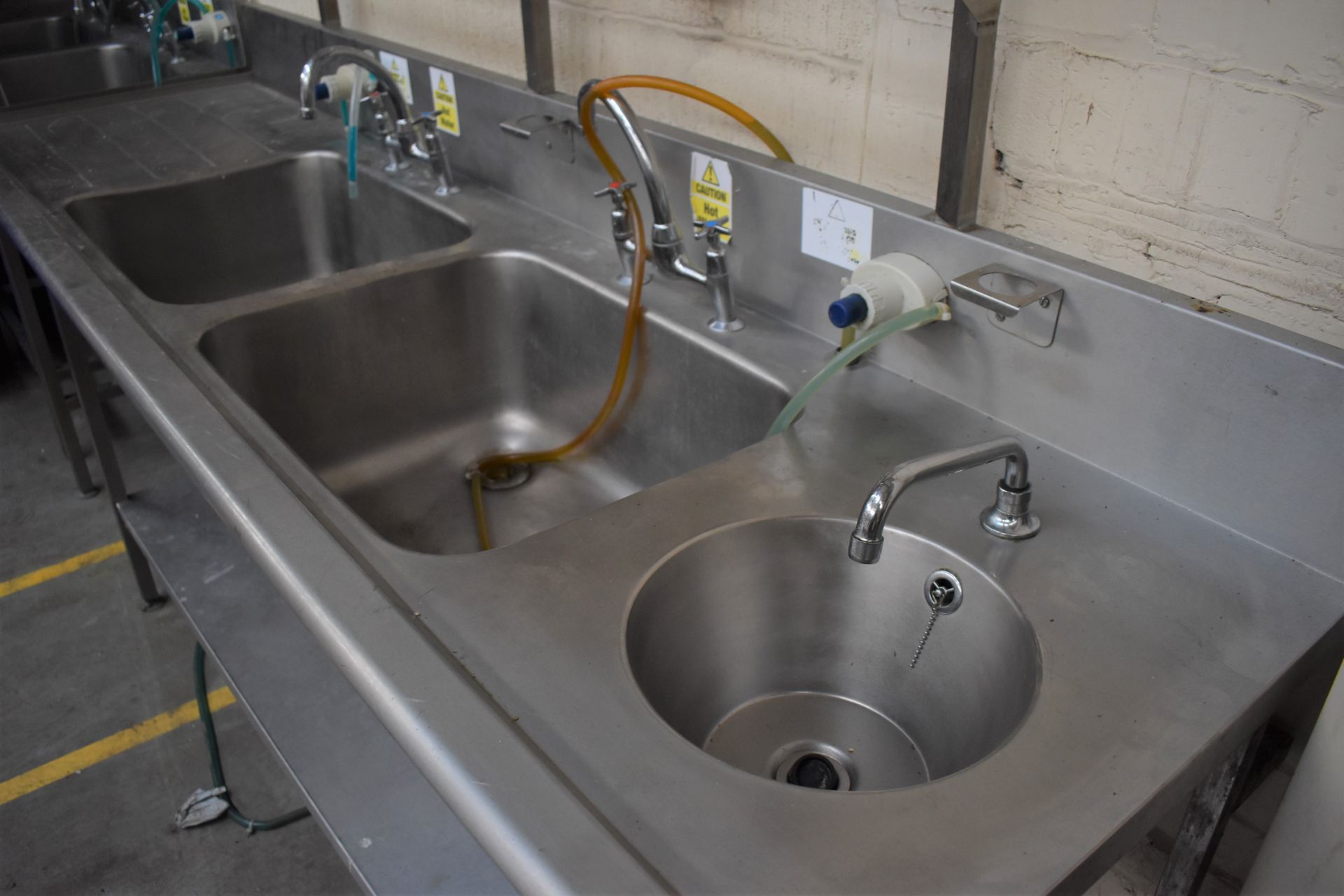 1 x Stainless Steel Commercial Wash Basin Unit With Twin Sink Bowl, Mixer Taps, Undershelf, - Image 7 of 8