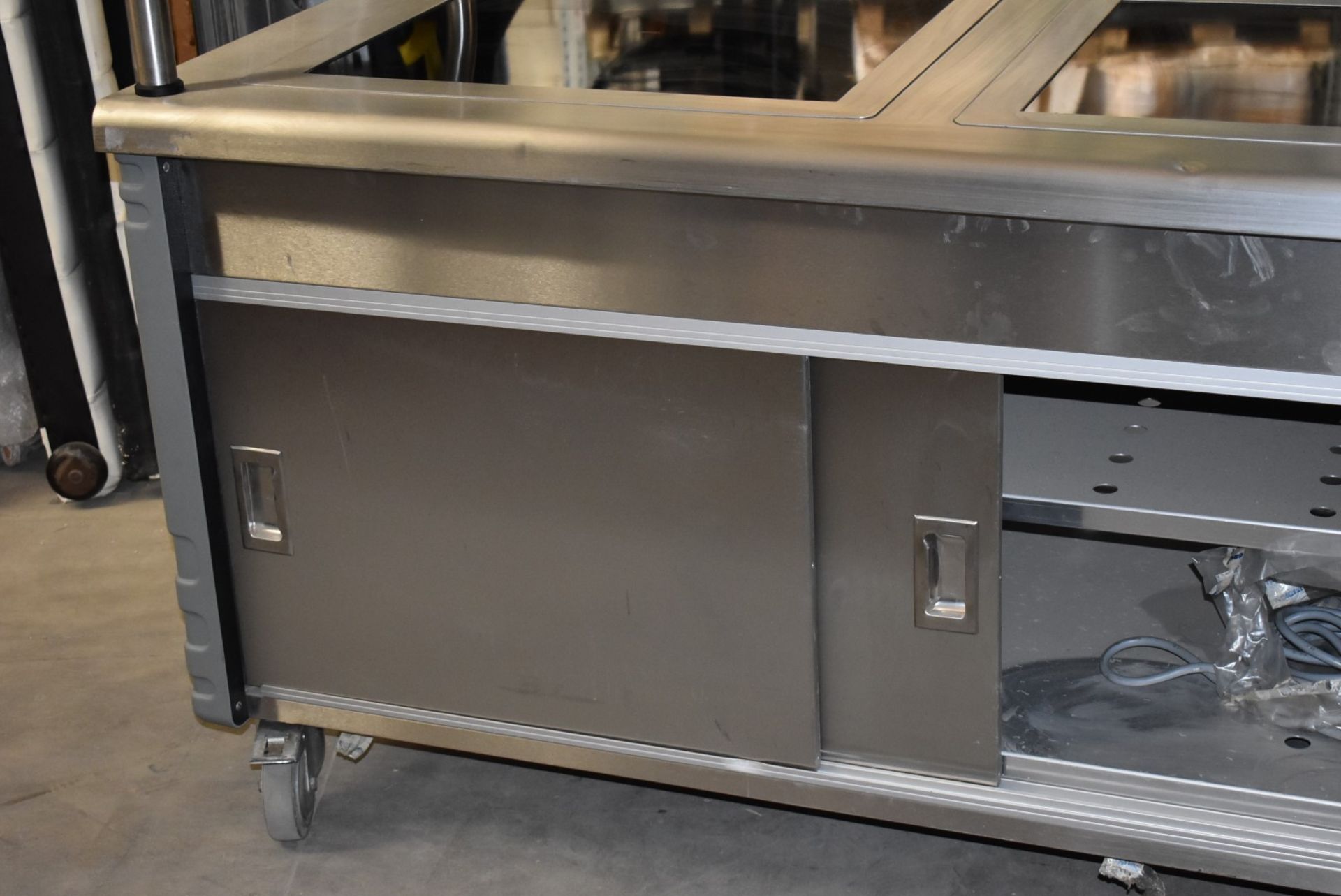 1 x Grundy Commercial Carvery Unit With Twin Ceran Hot Plates, Overhead Warmer and Plate Warmer - Image 3 of 21