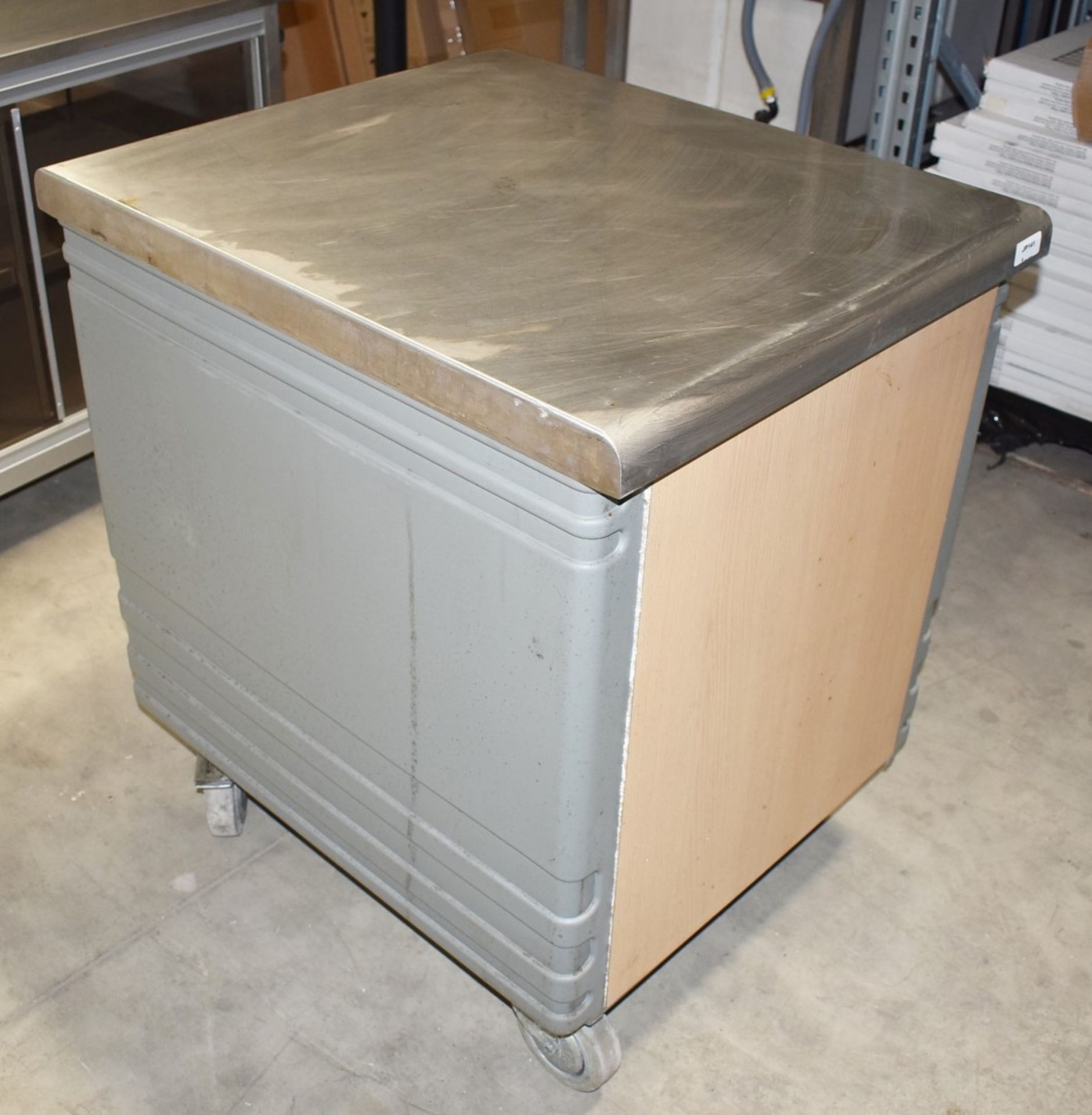 1 x Grundy Commercial Mobile Unit With Stainless Top, Plastic Side Protector Panels, Space to - Image 4 of 6