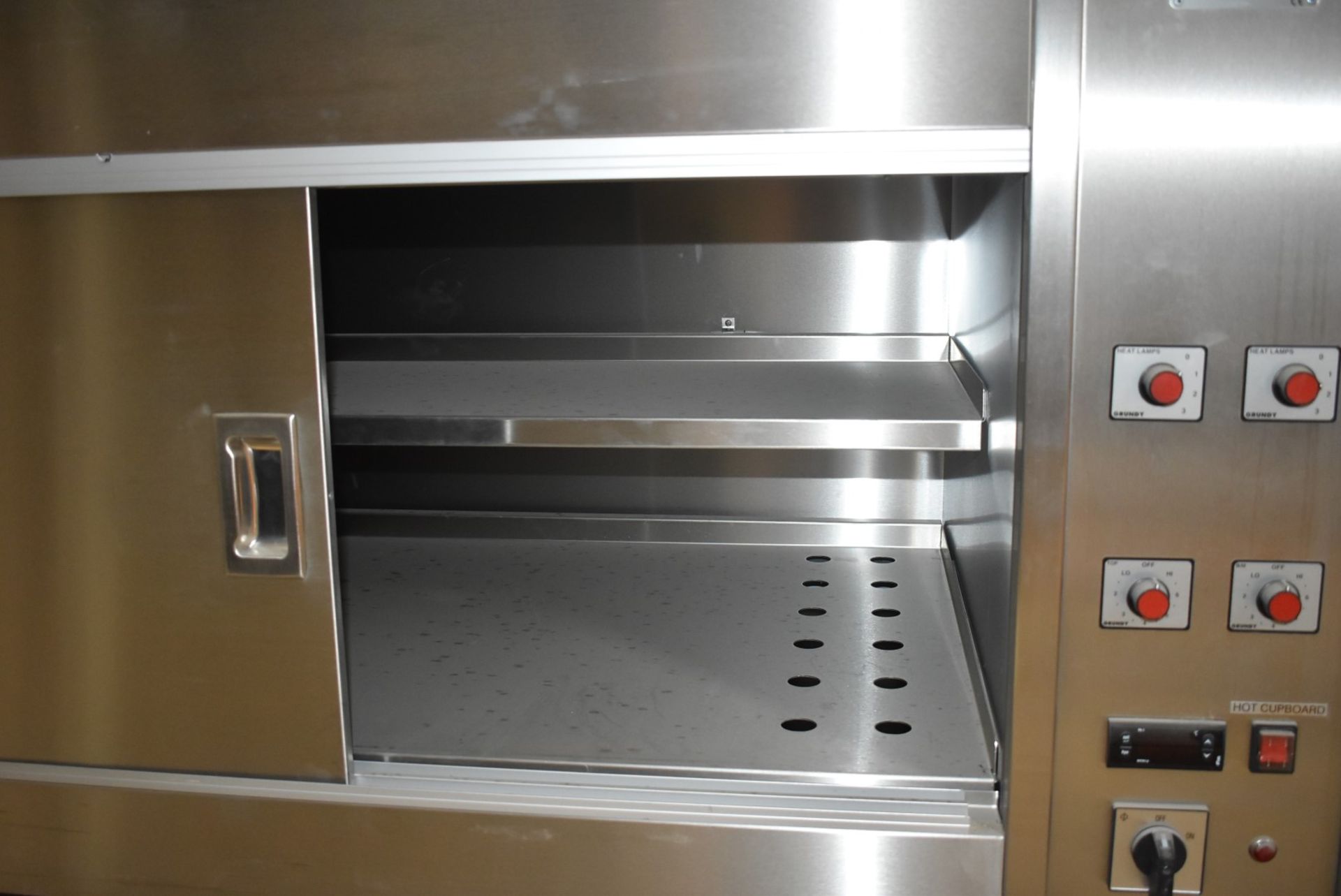 1 x Grundy Commercial Servery Unit With Ceran Hot Plate, Baine Marie, Overhead Warmer and Plate - Image 4 of 20