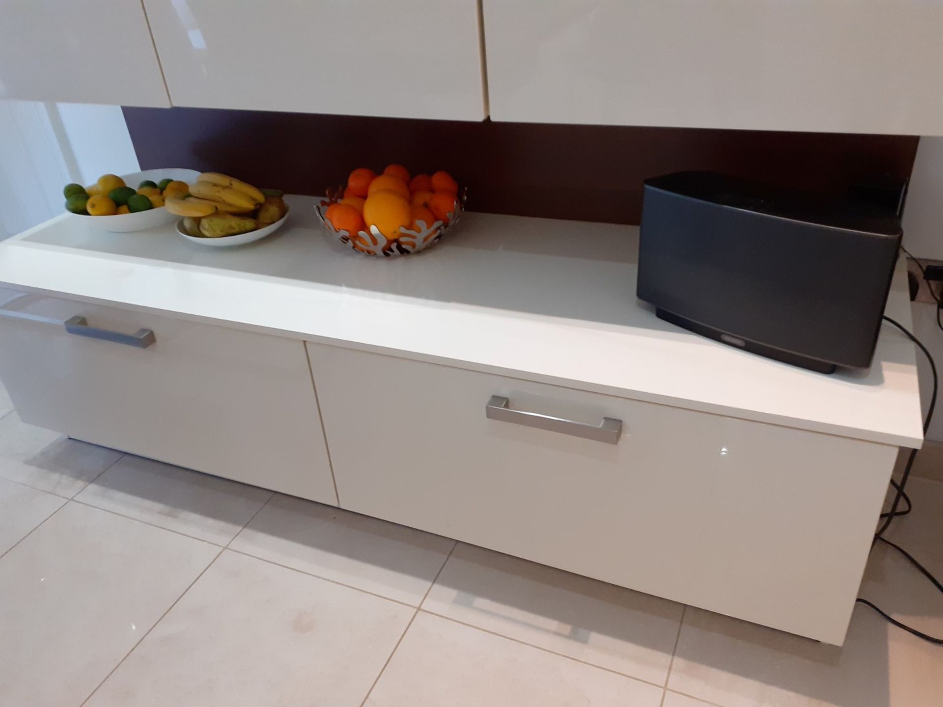 1 x ALNO Fitted Gloss White Kitchen With Integrated Miele Appliances, Silestone Worktops And A - Image 65 of 86