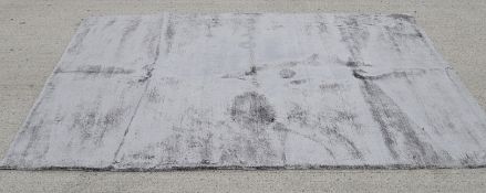 1 x PORADA 'Berry' Luxury Carpet Rug In A Rich Graphite Grey Tone - 160x230cm - Original RRP £1,119