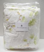 1 x Ginkgo Quilted Bed Spread - Dimensions: 230x250cm - Ref: HHW15/JUL21/PAL-B - CL679 - Location: