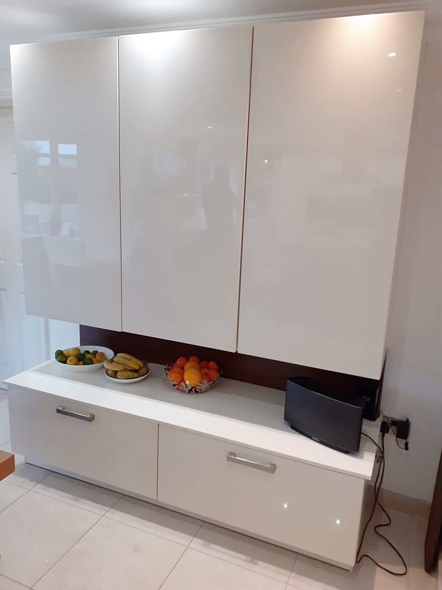 1 x ALNO Fitted Gloss White Kitchen With Integrated Miele Appliances, Silestone Worktops And A - Image 18 of 86