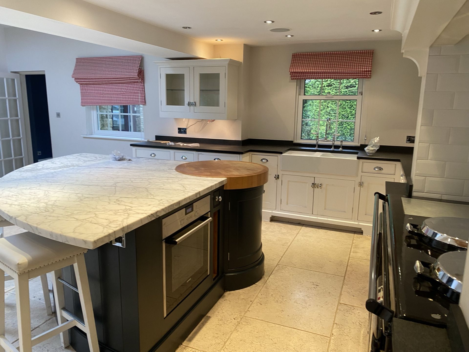 1 x Bespoke Jeremy Wood Fitted Kitchen Featuring Hand Painted Solid Wood Framed Doors, Semi Circle - Image 32 of 33