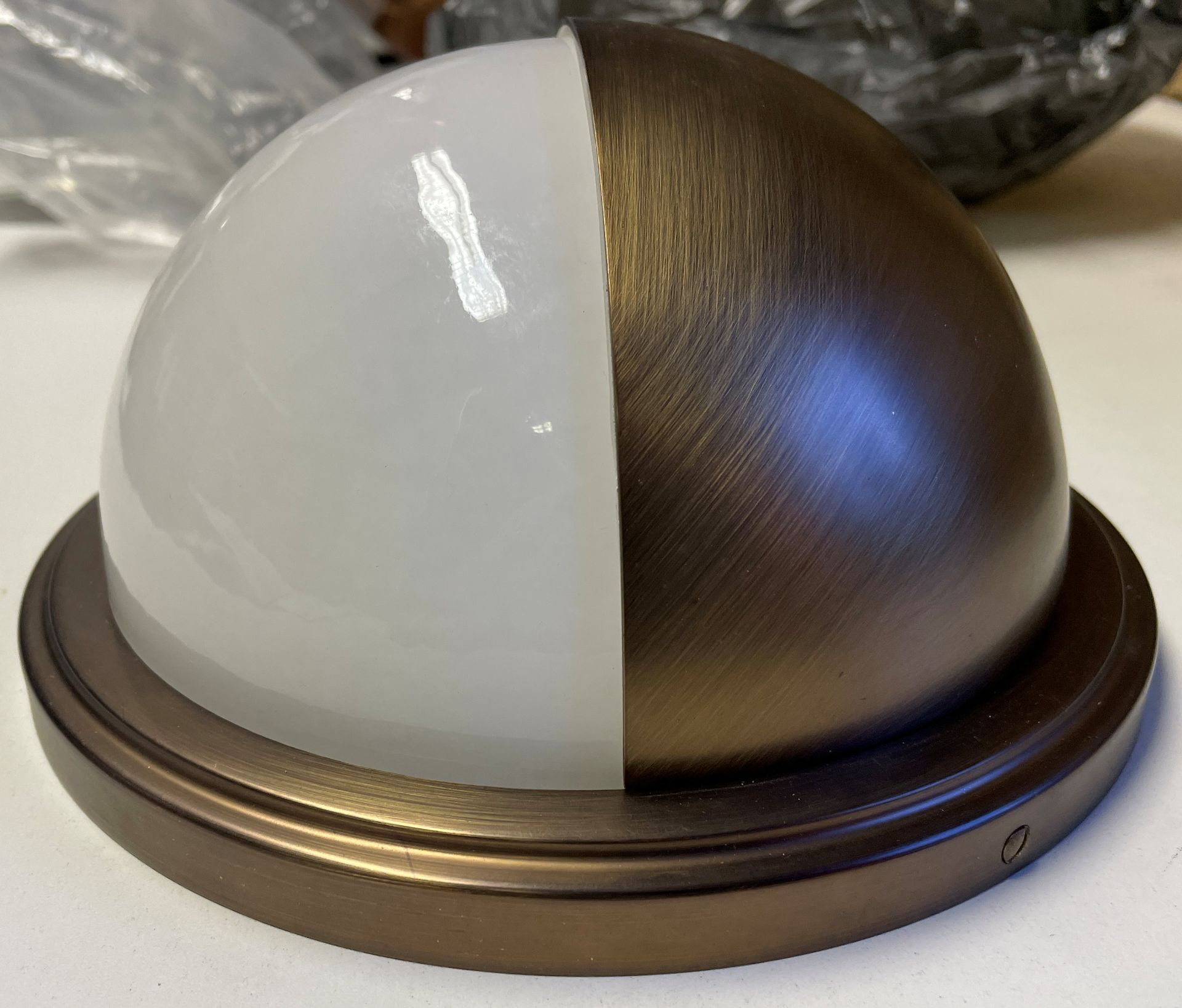 1 x Chelsom Brushed Brass Heavy Maritime style Wall lamp (20cm Diameter X 13cm depth) would look ju - Image 2 of 7