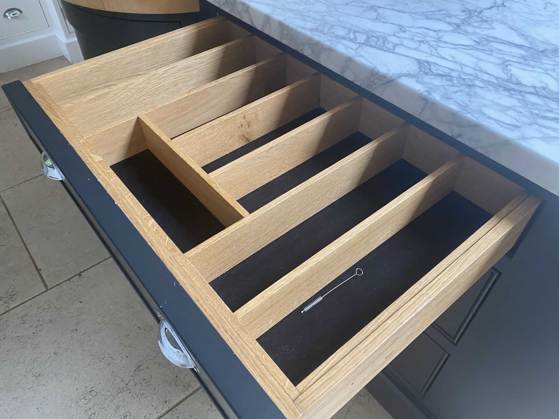 1 x Bespoke Jeremy Wood Fitted Kitchen Featuring Hand Painted Solid Wood Framed Doors, Semi Circle - Image 7 of 33