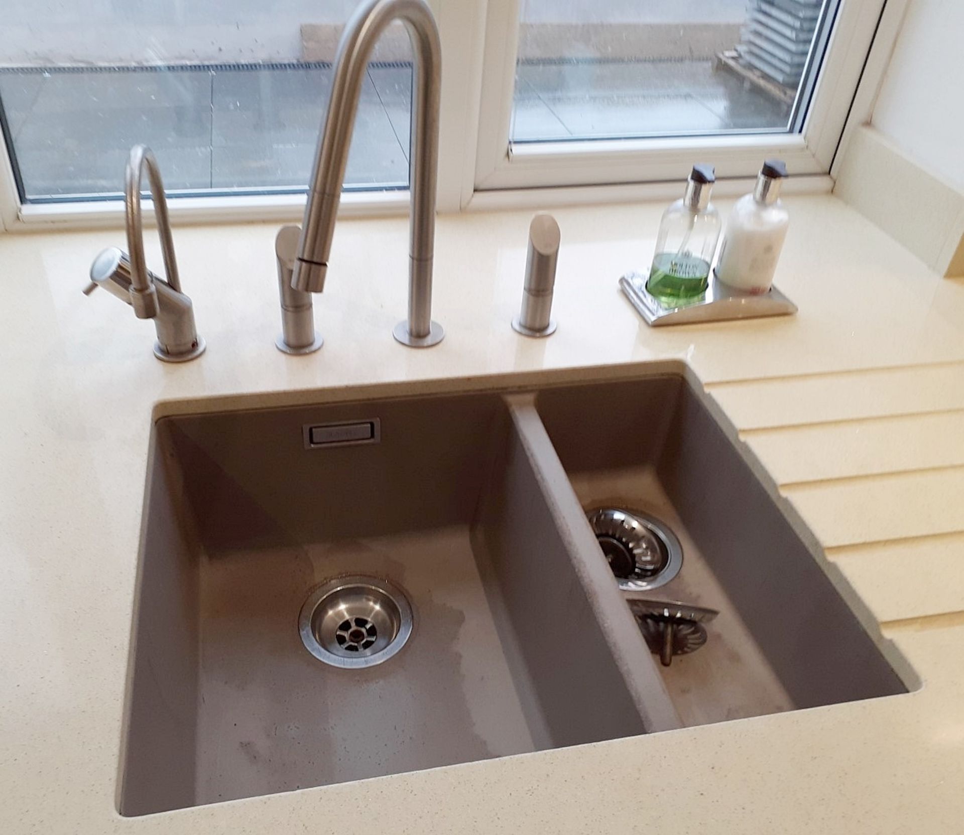 1 x ALNO Fitted Gloss White Kitchen With Integrated Miele Appliances, Silestone Worktops And A - Image 67 of 86