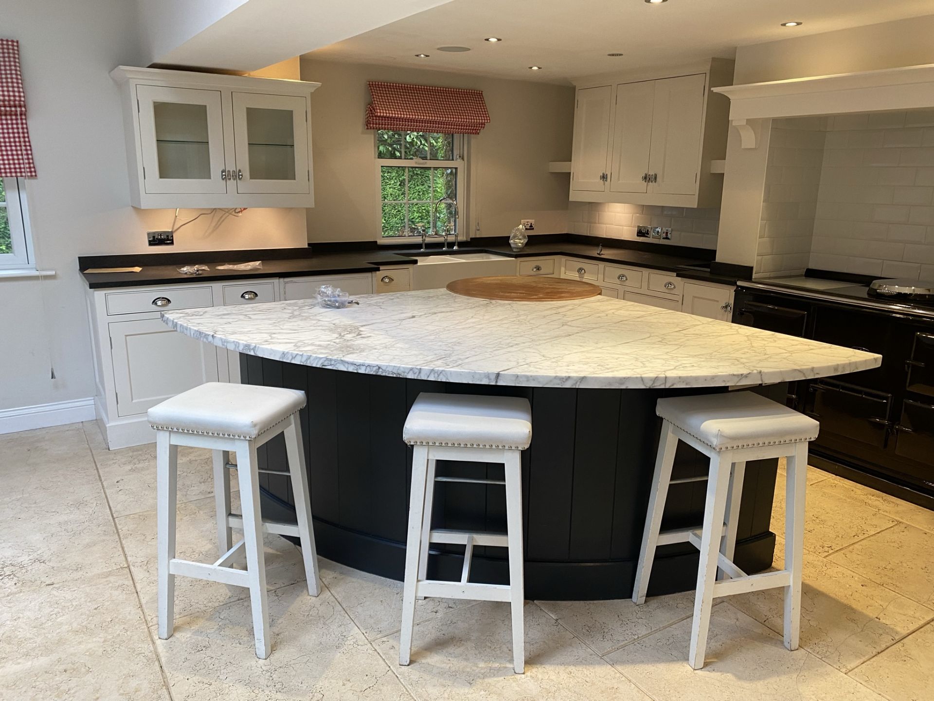 1 x Bespoke Jeremy Wood Fitted Kitchen Featuring Hand Painted Solid Wood Framed Doors, Semi Circle - Image 26 of 33