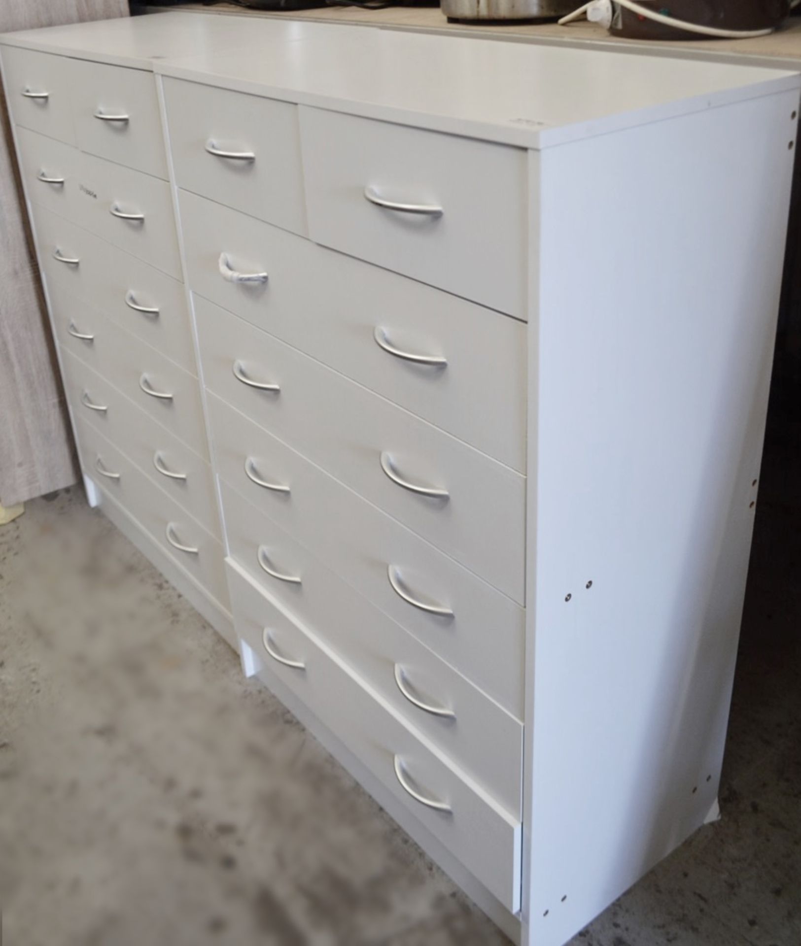 A Pair Of 7-Drawer Unit In White - Preowned, From An Exclusive Property - Dimensions: H108 x W74 x