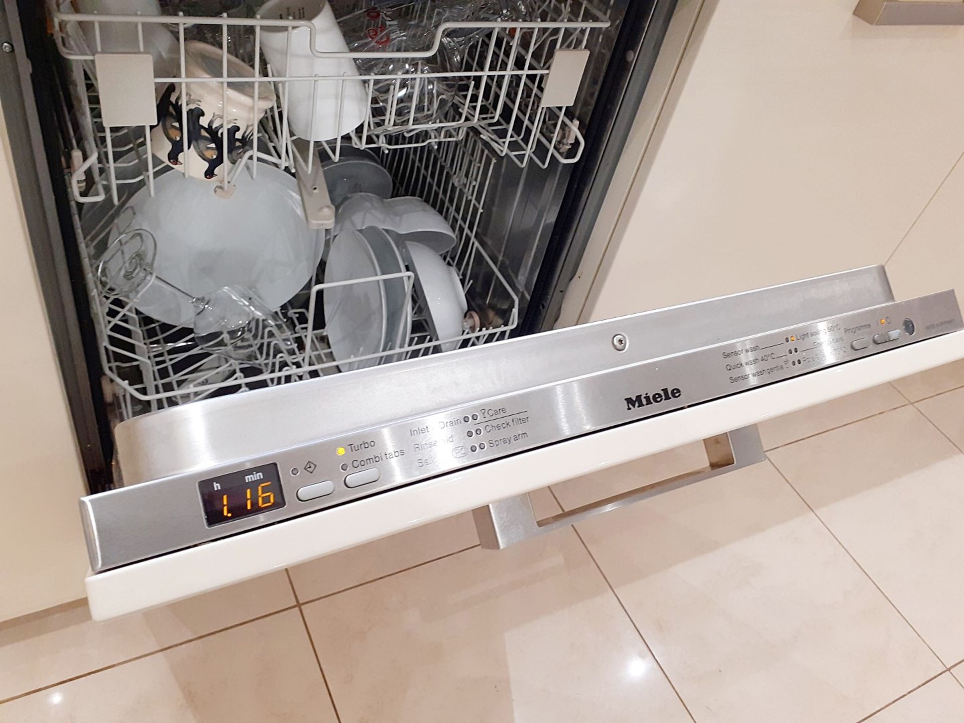 1 x ALNO Fitted Gloss White Kitchen With Integrated Miele Appliances, Silestone Worktops And A - Image 51 of 86