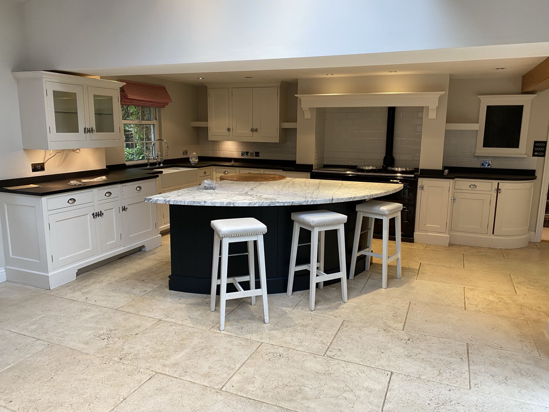 1 x Bespoke Jeremy Wood Fitted Kitchen Featuring Hand Painted Solid Wood Framed Doors, Semi Circle - Image 23 of 33