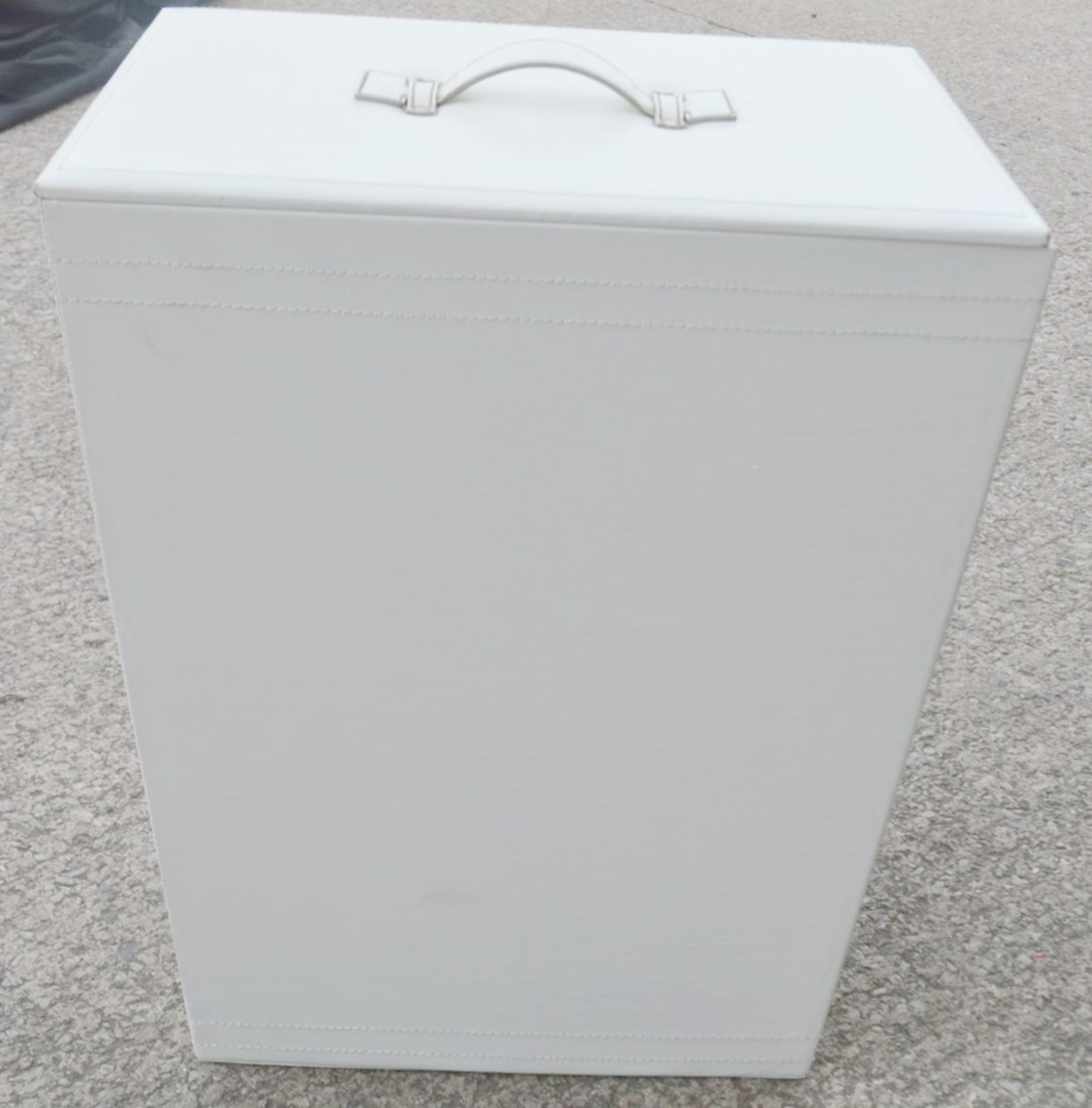 1 x Faux Leather Laundry Basket In Cream - Preowned, From An Exclusive Property - Dimensions: H56 - Image 3 of 5