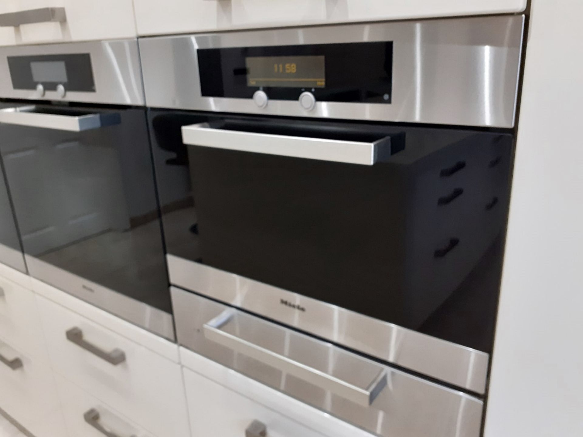 1 x ALNO Fitted Gloss White Kitchen With Integrated Miele Appliances, Silestone Worktops And A - Image 44 of 86