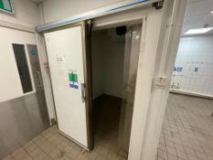 1 x Walk In Cold Room With Sliding Door and Searle GEA Cooler - Size H265 x W215 x D200 cms -