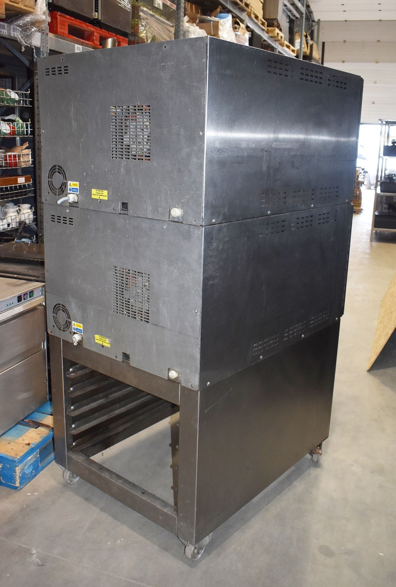 1 x Mono BX Bake Off Double Convection Steam Oven With Stainless Steel Exterior and Stand - Recently - Image 5 of 8