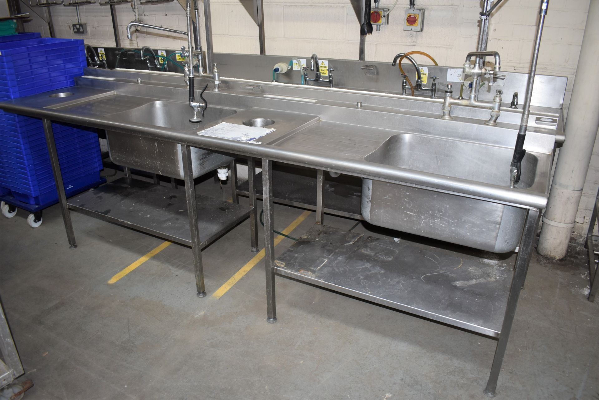 1 x Stainless Steel Commercial Wash Basin Unit With Twin Sink Bowl and Drainers, Mixer Taps, Spray