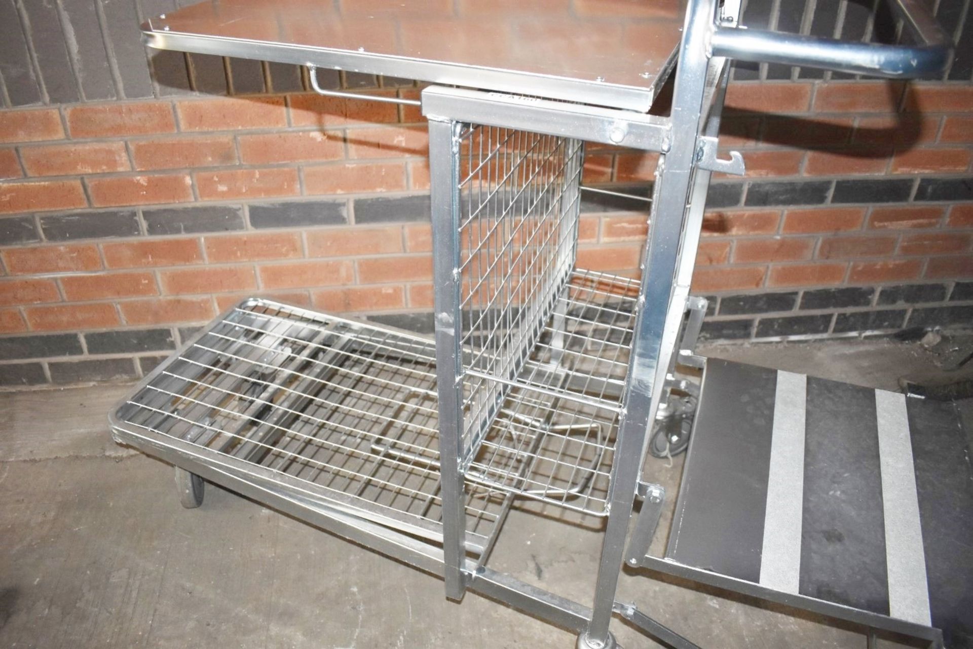 1 x Supermarket Retail Merchandising Trolley With Pull Out Step and Folding Shelf - Dimensions: - Image 5 of 9