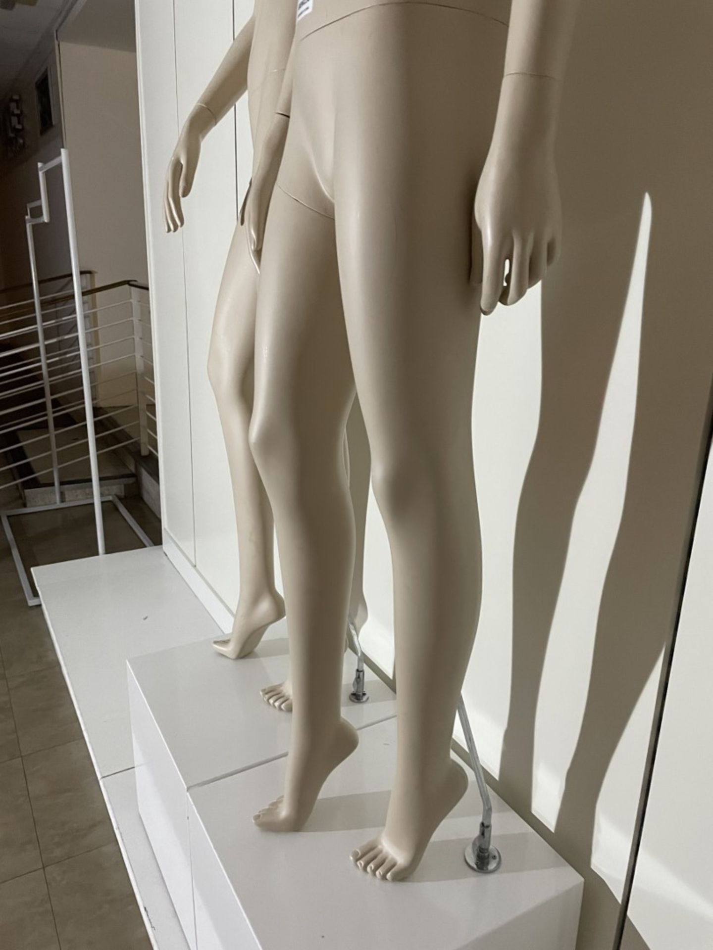 2 x Full Size Female Mannequins on Pedestal Plinth Stands - CL670 - Ref: GEM236 - Location: - Image 4 of 11