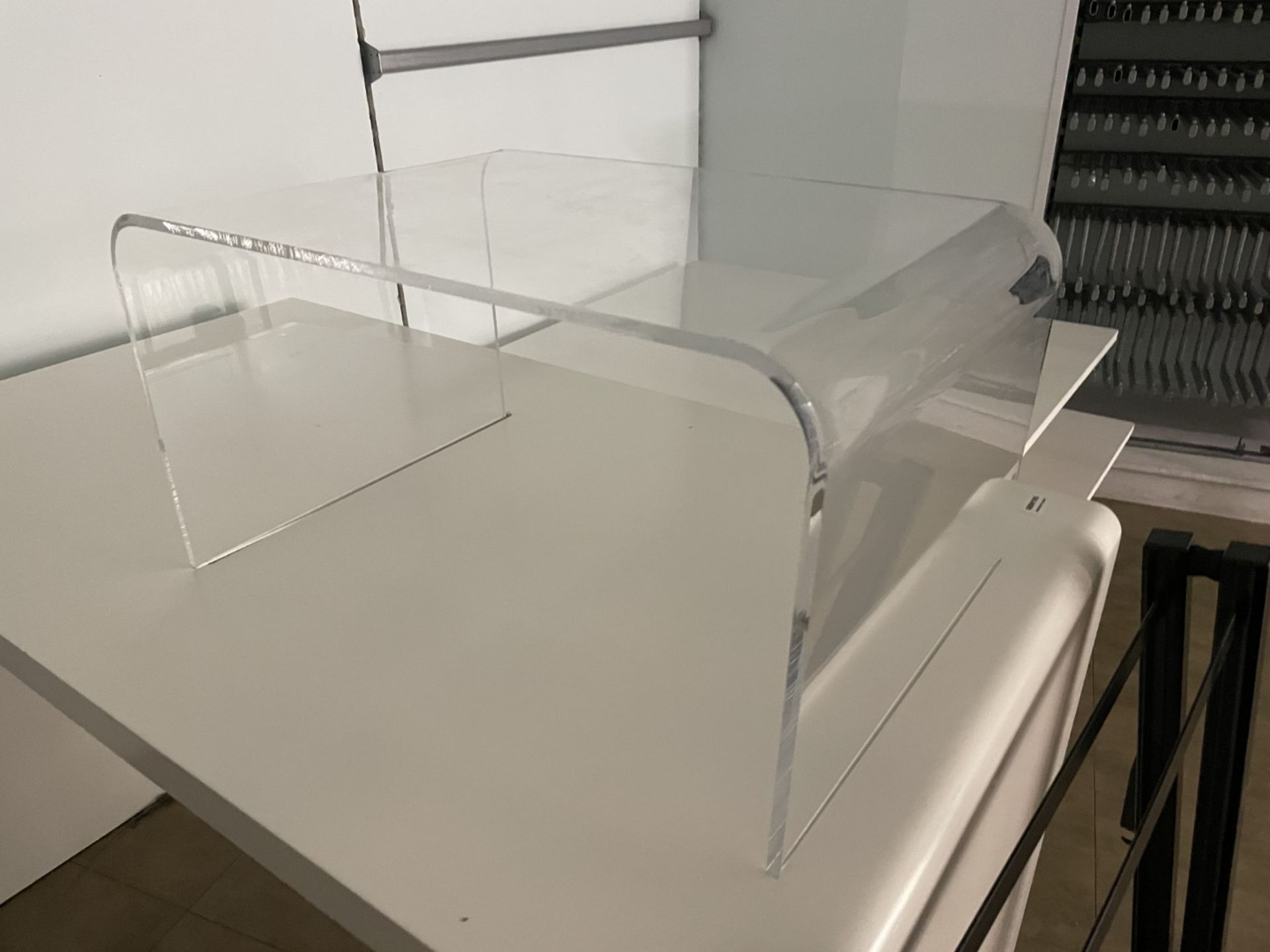 4 x Retail Display Units Including Acrylic Table, Low Two Tier Display - CL670 - Ref: GEM195 - - Image 2 of 7