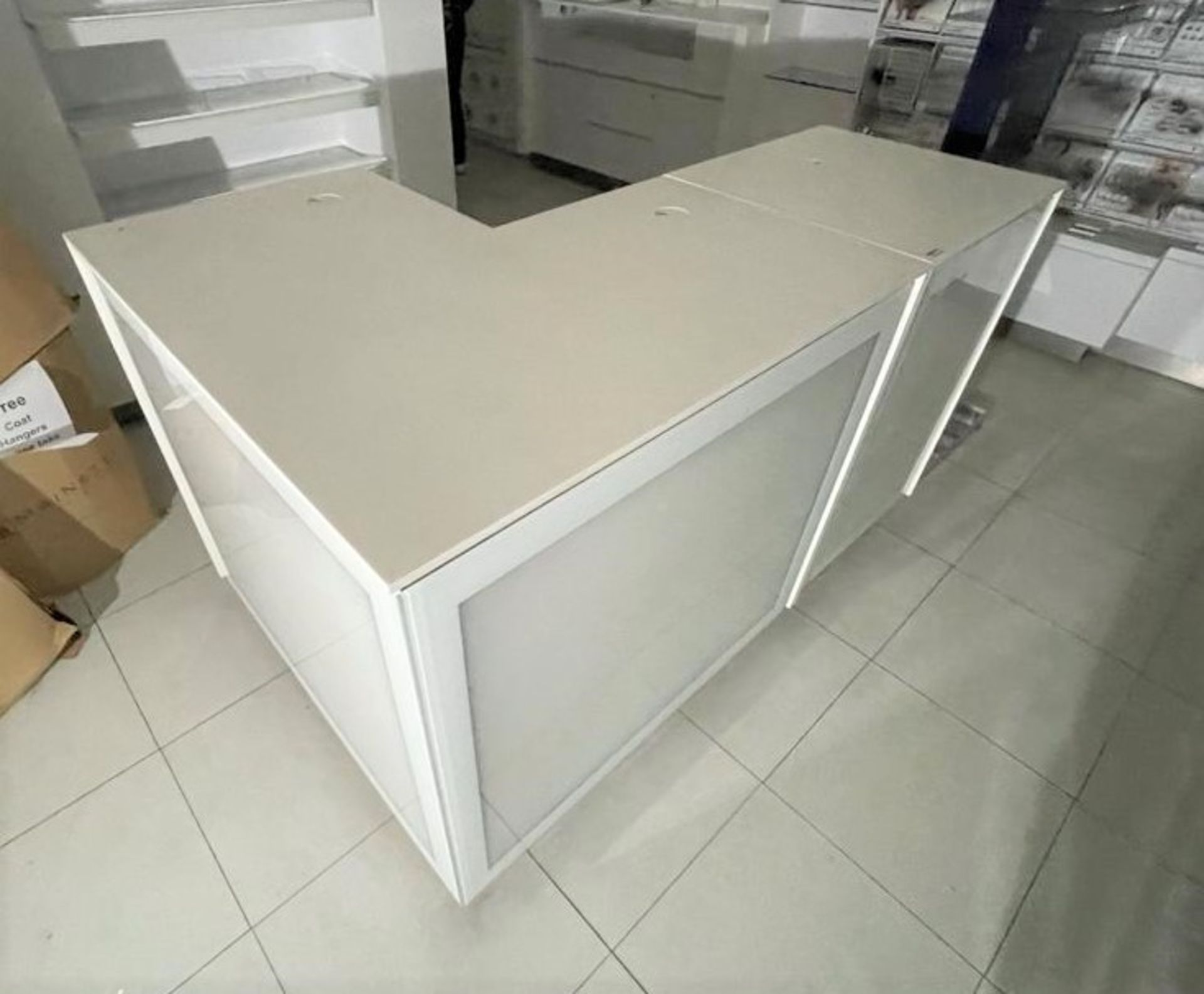 1 x L Shape Retail Counter in White With Advertising Light Boxes and Storage Cabinets With Cable - Image 19 of 19