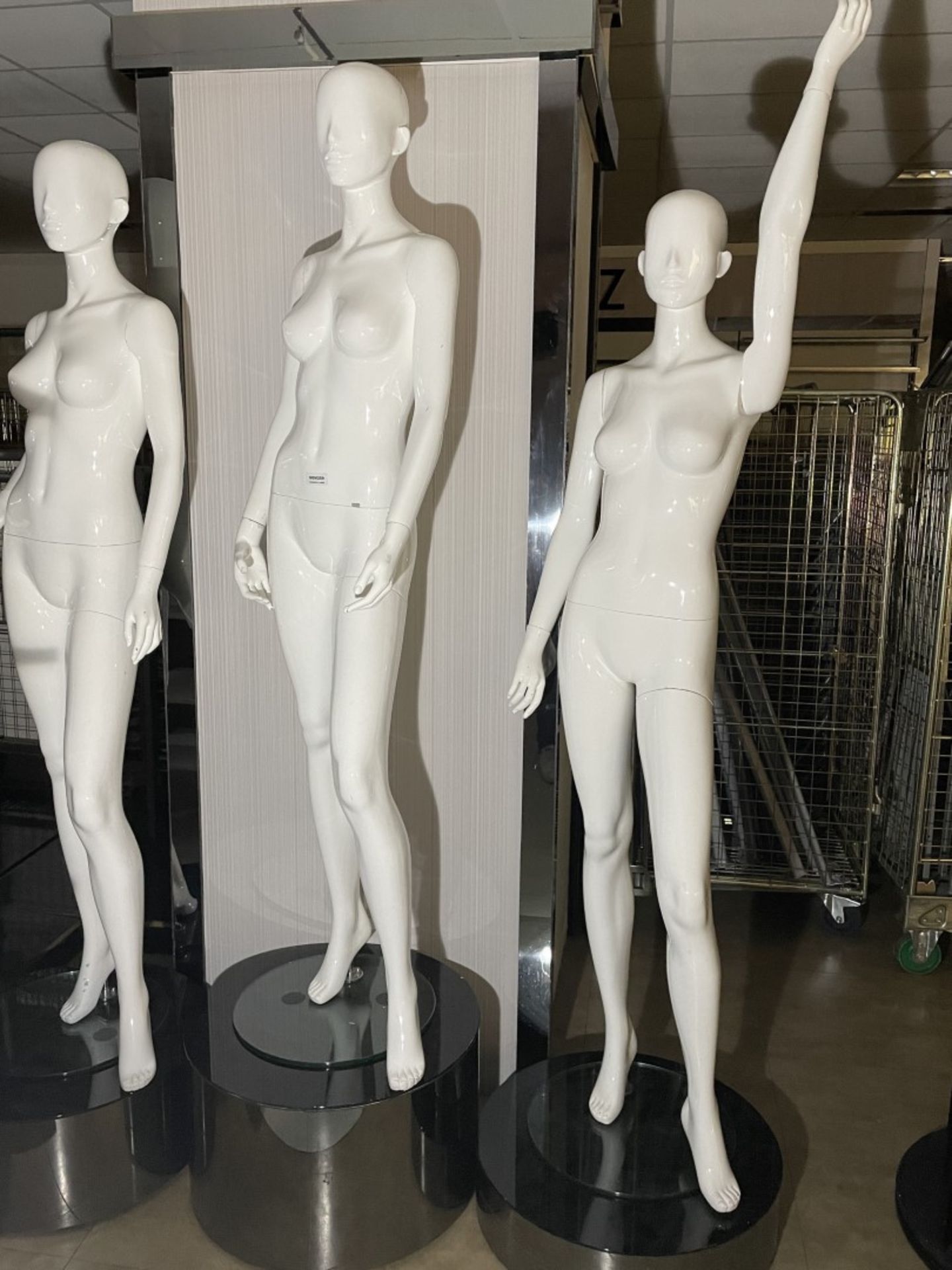 3 x Full Size Female Mannequins on Pedestal Plinth Stands - CL670 - Ref: GEM259 - Location: - Image 2 of 12