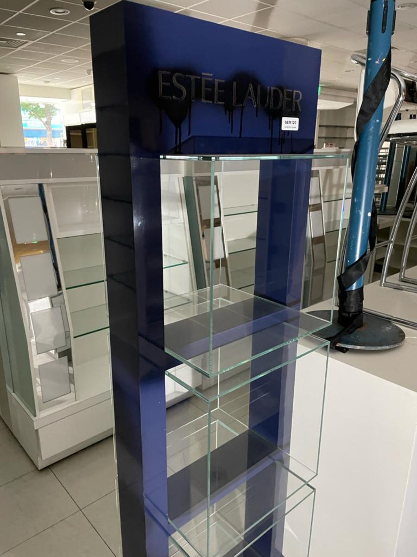 1 x Estee Lauder Free Standing Retail Display Unit With Glass Cube Display Shelves - Size H175 x W49 - Image 3 of 8